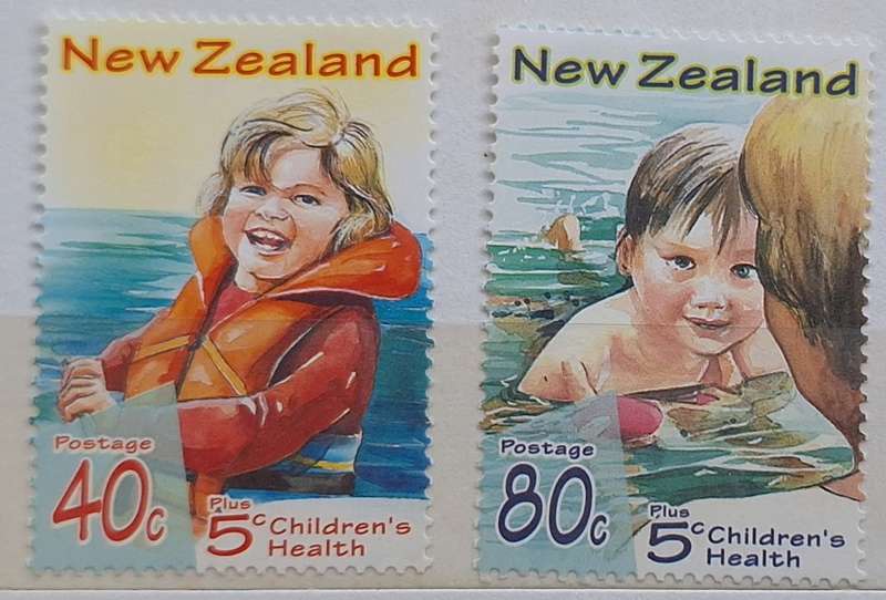 New Zealand 1998 Health Issue Set of 2 Mint stamps