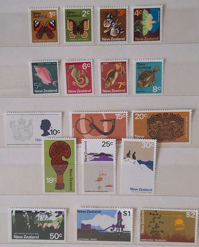 New Zealand 1970-71 Definitives 17 Unused Hinged stamps