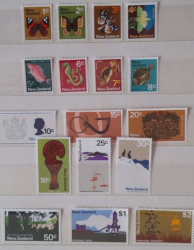 New Zealand 1970-71 Definitives 17 Unused Hinged stamps