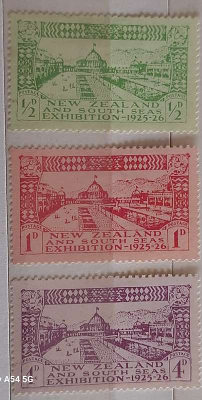 New Zealand 1925 Dunedin Exhibition Set of 3 Unused Hinged stamps