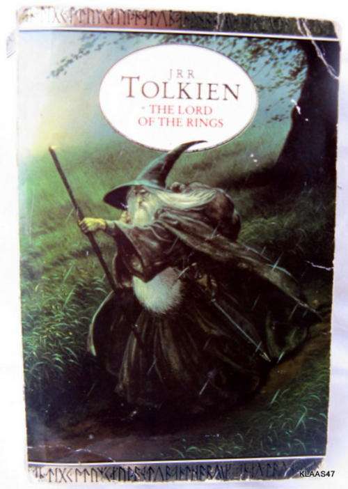 THE LORD OF THE  RINGS BY  J R R TOLKIEN  PAPERBACK  1995