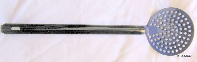 LONG HANDLED STRAINING SPOON : 10cm DIAMETER : 28cm LONG HANDLE