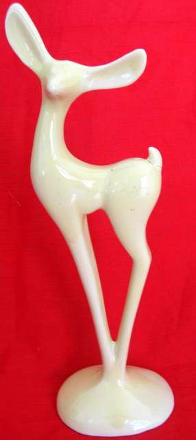 LUCIA WARE : 5001 : DEER : 25.5cm HIGH : **PLEASE NOTE DAMAGED TAIL**