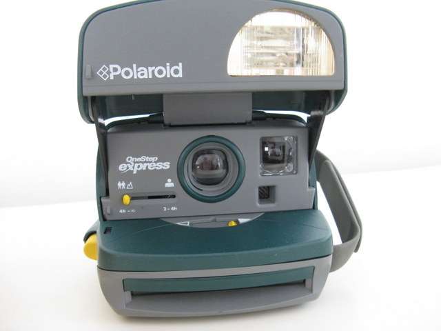 POLAROID : ONE STEP EXPRESS : **NOT TESTED**