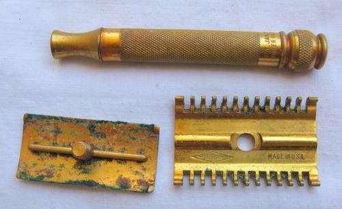VINTAGE : GILETTE : SAFETY RAZOR : 3-PIECE : GOLD TONE : MADE IN U.S.A. : **NEEDS CLEANING**