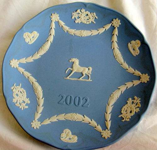 WEDGWOOD BLUE JASPER MITSUKOSHI HORSE PLATE 2002
