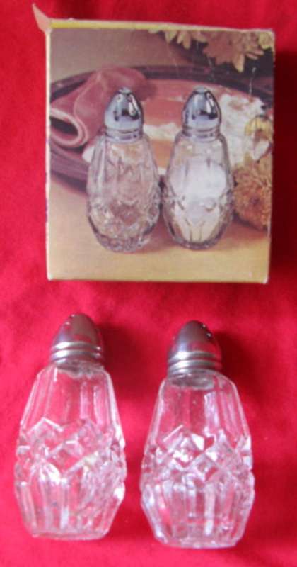 GLASS SALT AND PEPPER SET : STAINLESS STEEL LIDS : NOT USED - IN ORIGINAL BOX