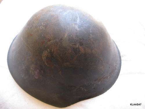 OLD EAST GERMAN HELMET  Please see pictures