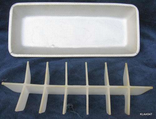 ALUMINIUM ICE TRAY WITH PLASTIC GRID