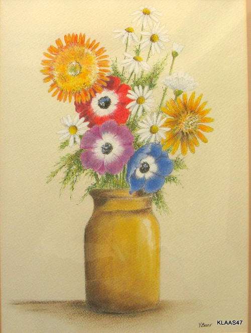 FLOWERS ON A VASE : Y. BEER : FRAMED BEHIND GLASS : FRAMED SIZE - 43x54cm