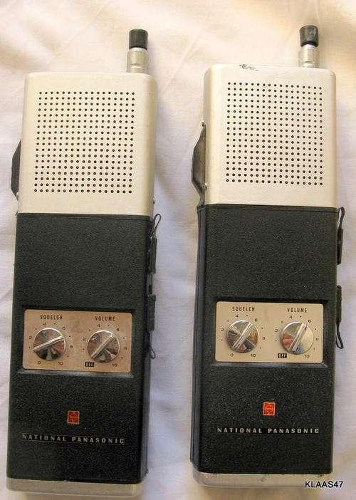 2 x Walkie talkie : NATIONAL PANASONIC MODEL R J 27 TRANSCEIVER 11 TRANSISTORS 7 DIODE **NOT TESTED*