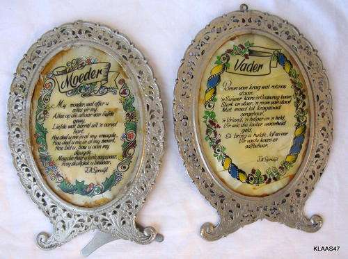 2 PLAQUES : MOTHER-OF-PEARL : METAL RIM : VADER - MOEDER POEMS BY J.A.SPRUIJT : **NOTE GLUE**