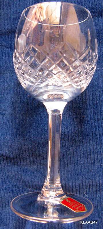 BOXED SET OF 6 DEVON CRYSTAL GLASSES :  HAND CUT LEAD CRYSTAL 24% PBO :14.5 cm HIGH