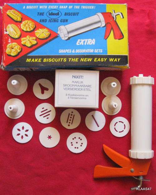 THE IDEAL BISCUIT AND ICING GUN : 8 BISCUIT SHAPES & 4 DECORATING & ICING SET : NU-WORLD INDUSTRIES