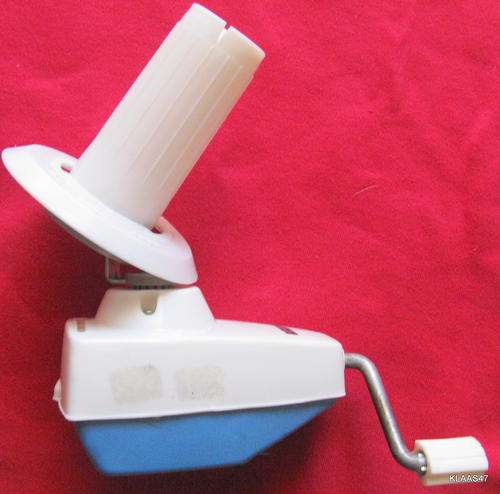 EMPISAL : WOOLWINDER : NOT ORIGINAL CLAMP : NO WOOL GUIDE : STILL WORKS