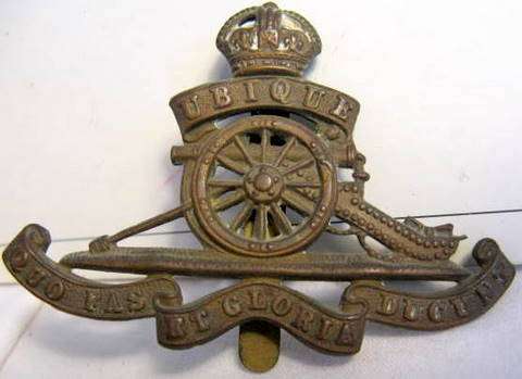 ROYAL ARTILLERY REGIMENT : UBIQUE : QUO FAS ET GLORIA DUCUNT : CAP BADGE