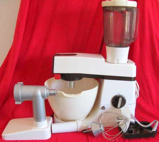 KENWOOD CHEF : WITH LIQUIDISER (MODEL A989) AND MINCER (MODEL A920)