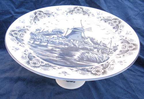 CAKE STAND : DELFT : OUDE MOLEN FABRIEK BV : SPECIAL LIMITED COLLECTORS EDITION : 26cm DIAMETER