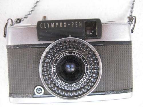 OLYMPUS- PEN : EE-2 : D. ZUIKO : LENS MADE IN JAPAN : NOT WORKING