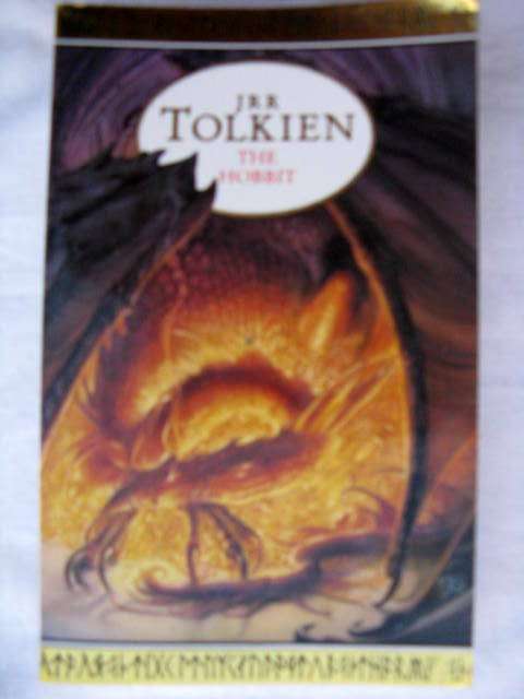 THE HOBBIT BY J.R.R. TOLKIEN : PAPERBACK