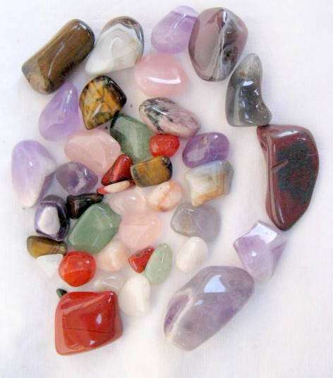 TUMBLED  STONES : MIXED - TOTAL WEIGHT APPROX 200g
