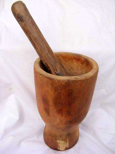 AFRICAN WOODEN MORTAR AND PESTLE : DIAMETER 16cm : HEIGHT 28cm : PESTLE 30cm LONG