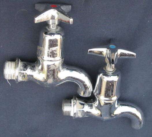 2 USED  TAPS : AS IS  : (PLEASE  LOOK  AT THE  PICTURES )