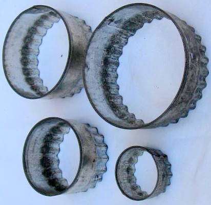 PASTRY CUTTERS : NUTBROWN : SET OF FOUR : LARGEST - 8cm DIAMETER : SMALLEST - 3.4cm DIAMETER