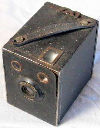 SIX-20 'BROWNIE' : JUNIOR : MADE IN GT BRITAIN BY KODAK LTD
