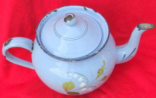 BLUE  ENAMEL  TEA POT : WITH PAINTED DESIGN : VIEW PICTURES**LOTS OF CHIPS**RUST**FOR DISPLAY ONLY
