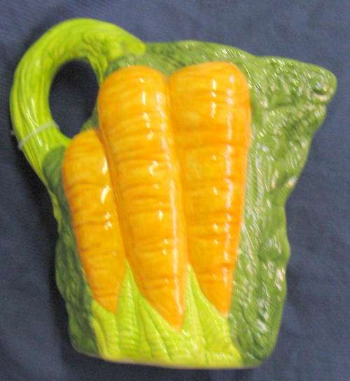CARROT DESIGN JUICE JUG  HAND PAINTED : SAILTHRU CERAMICS  : GROBLERSDAL