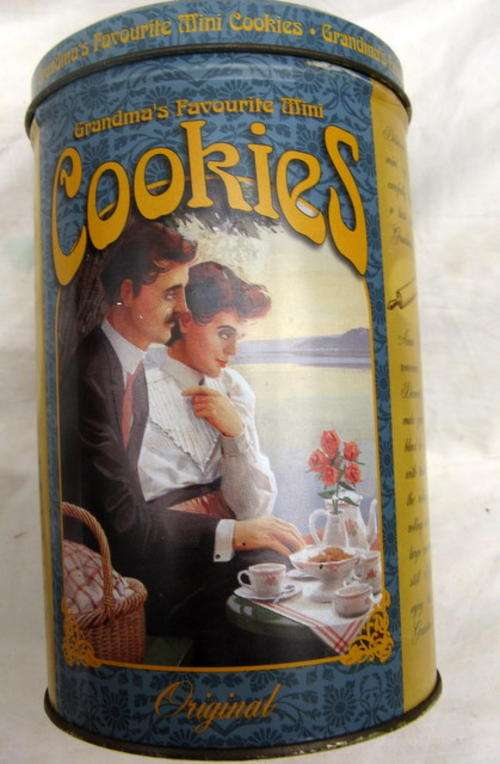 COOKIES : TIN DIAMETER 11cm - HEIGHT 18cm
