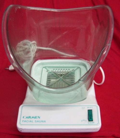 CARMEN : FACIAL SAUNA : MODEL NO. 1582 : MADE IN ENGLAND : **NOTE CRACK IN RIM**