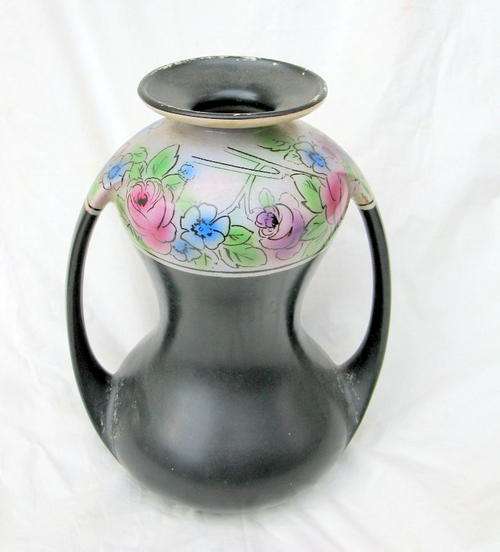 VASE - FLORAL ROSES : SHELLEY : ENGLAND : RD673706 :: **NOTE RIM**