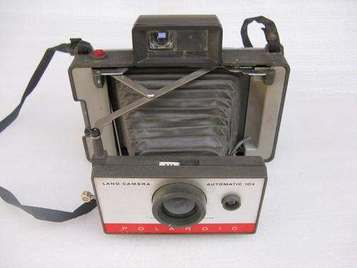 POLAROID 104 : LAND CAMERA : AUTOMATIC 104 : **SUITABLE AS PROP**
