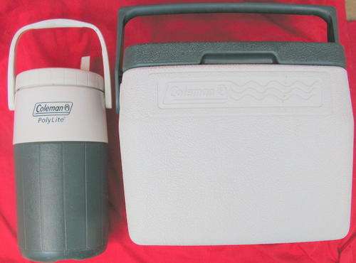 COLEMAN POLYLITE 2l JUG COOLER #5590 AND COLEMAN 8QT COOLER #5272