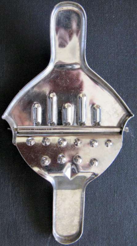 TEA BAG SQUEEZER : 18-8 STAINLESS STEEL : 6.5cm ACROSS