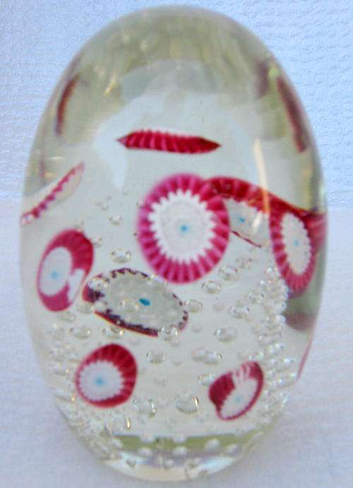 GLASS PAPERWEIGHT :  10cm HIGH :   4.2cm BASE DIAMETER : MULTIFLORI & CONTROLLED BUBBLES