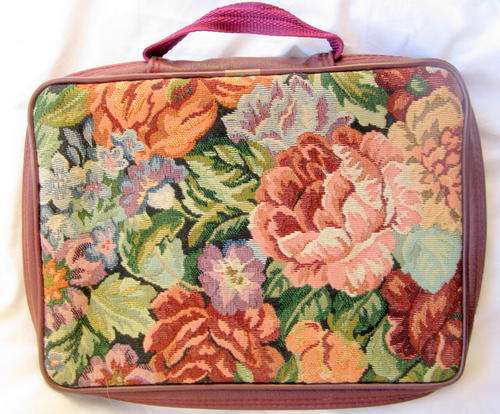 BOOK BAG : UPHOLSTERY MATERIAL WITH ZIP AROUND & 1 HANDLE : 21x29x4.5cm
