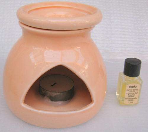 OIL BURNER : COLOUR - PEACH : OIL - TEA ROSE X 1 BOTTLE : 1 CANDLE