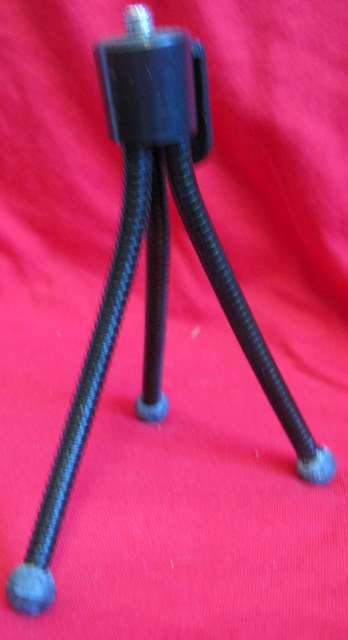 CAMERA STAND : TRIPOD TYPE - LEGS 10cm LONG