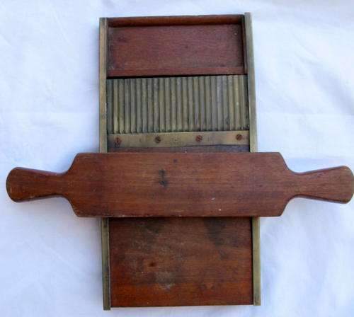 VINTAGE  PILL MAKING MACHINE  : MADE BY MAY. ROBERTS & CO., LONDON : MAHOGANY AND BRASS