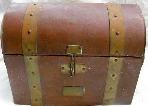 COPPER "TREASURE CHEST" WITH BRASS TRIM : CURVED LID : 24cm HIGH : BASE 30X18cm : *NOTE DENT*