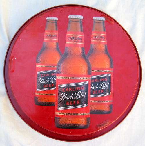 ROUND TRAY : 34cm DIAMETER : CARLING BLACK LABEL BEER : **NOTE RIM DENT**