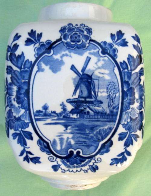PORCELAIN JAR FOR A COFFEE GRINDER : BLUE & WHITE DESIGN : SIZE - 8.5X10,5X14.5cm TOP PART ONLY