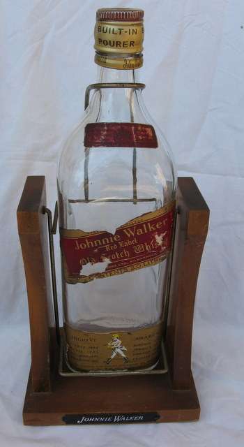 JOHNNIE WALKER : EMPTY 2.0 l BOTTLE : ON WOODEN STAND - BASE18.2x14cm : 40cm HIGH
