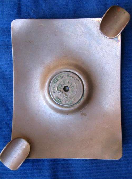 RHODESIA  AND NYSALAND : ONE PENNY : 1963 :COPPER  ASHTRAY - 11x8.5cm