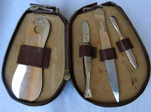 MENS  TRAVELLING VALET KIT : MANLEIGH - NEW YORK : **FLAP TORN - ZIP STICKS - WORN ON TOP**