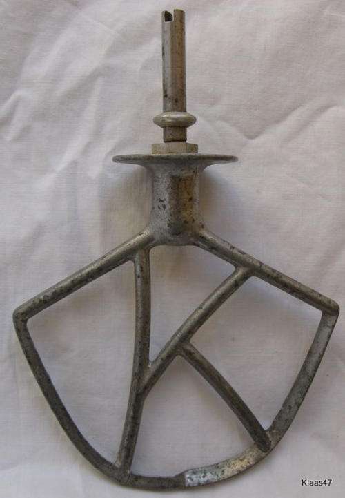 K - BEATER : FOR KENWOOD CHEF : **NEEDS CLEANING**