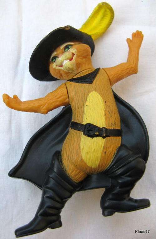 PUSS : (SHREK THE THIRD) : 2007 - MADE FOR MC DONALD'S : **BATTERY OPERATED EFFECTS MAY NOT WORK**